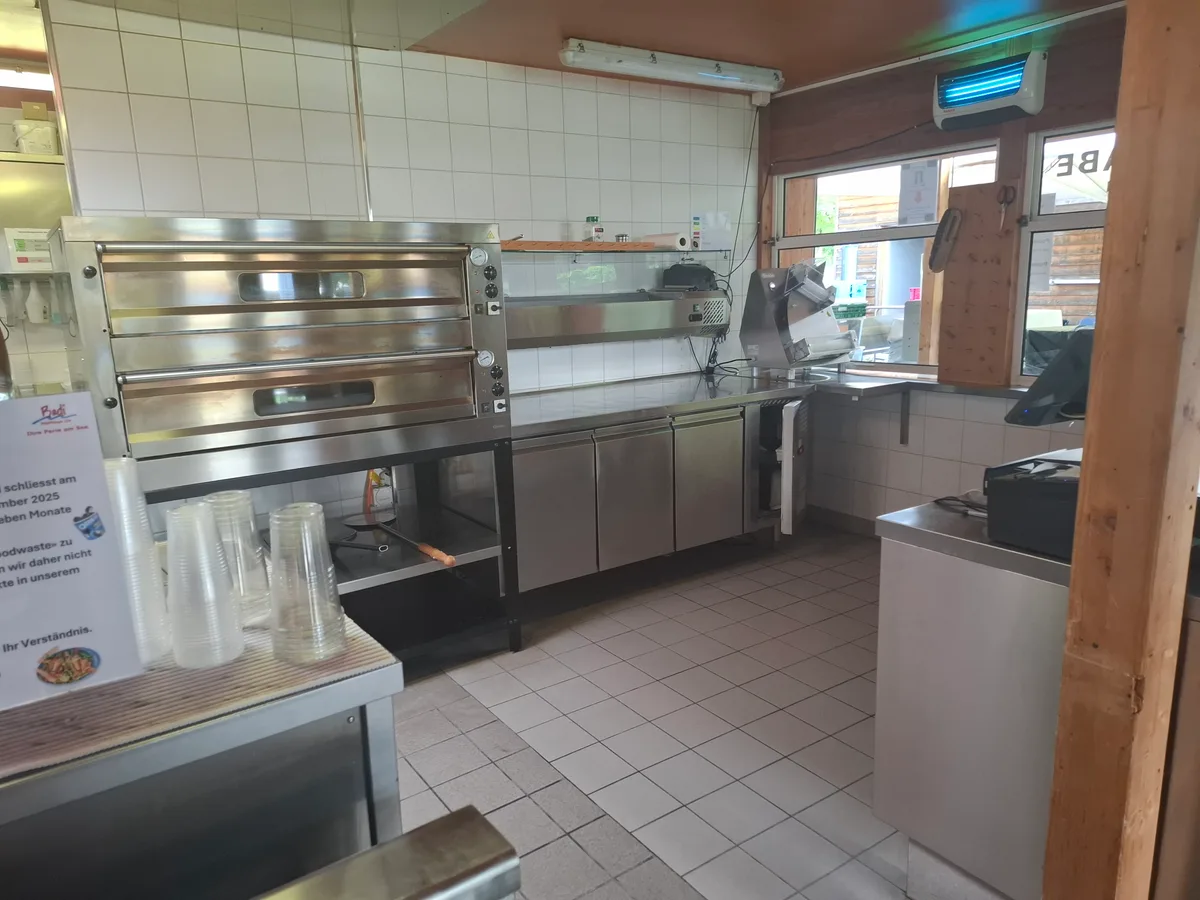 Aufnahme des Restaurants in der Badi am See.